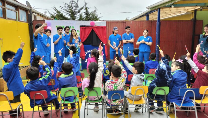 Estudiantes de la asignatura de Microbiología Oral de la carrera de Odontología ULS realizan múltiples intervenciones en salud oral en la comunidad escolar de la Región de Coquimbo.