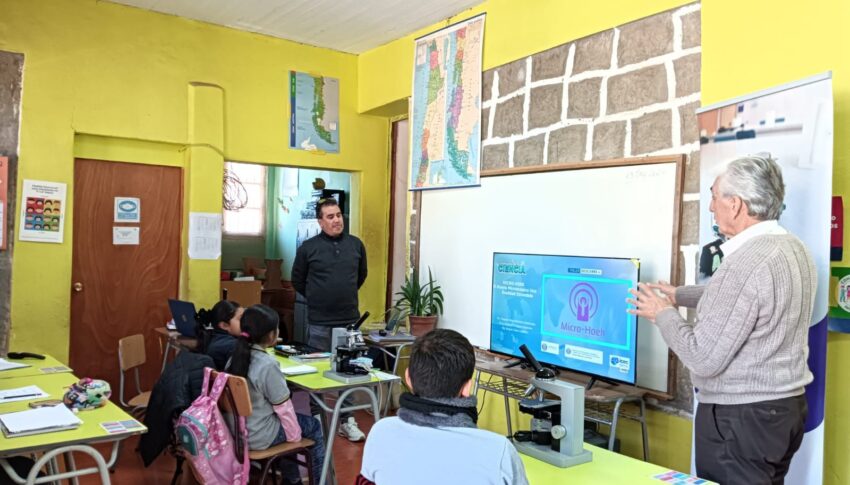 La Universidad de La Serena lleva Innovación Científica a escuela rural de Monte Patria