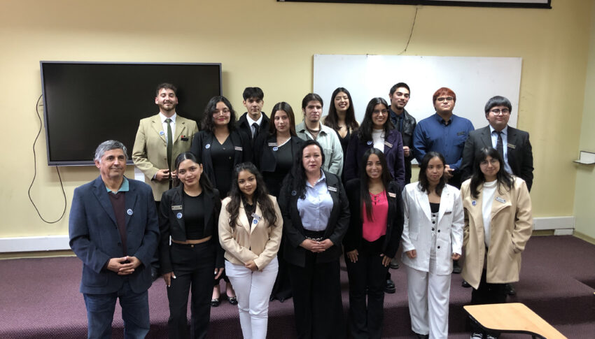 Estudiantes de Pedagogía en Matemáticas y Física Userena, antes de iniciar su etapa práctica en las aulas, participan en ceremonia de investidura