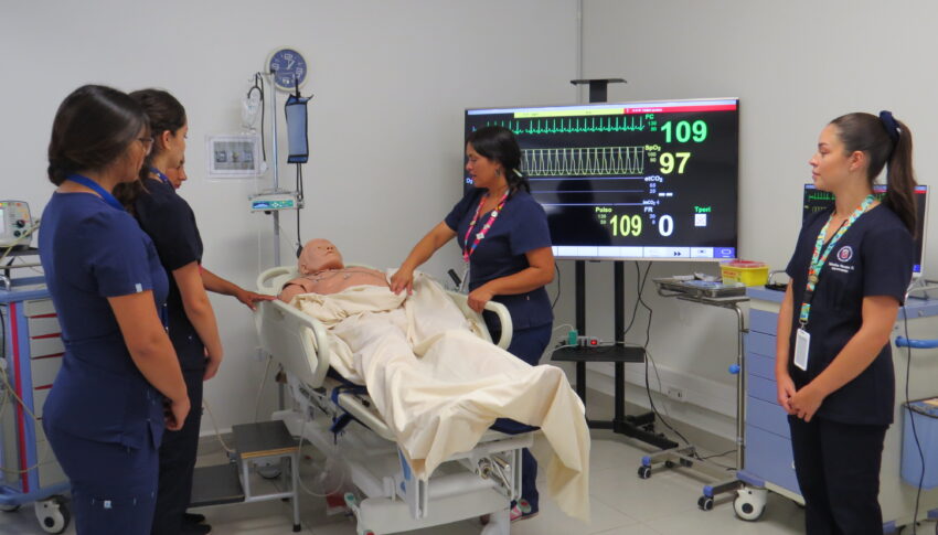 Facultad de Ciencias fortalece la formación en Enfermería con nuevo sistema de simulación clínica